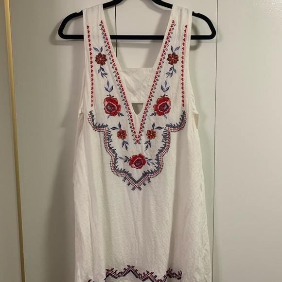 Sundress - Picture 2 of 5